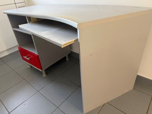 Scrivanie: Schreibtisch – Usato da Domat/Ems venduto da bea_gbh5 1