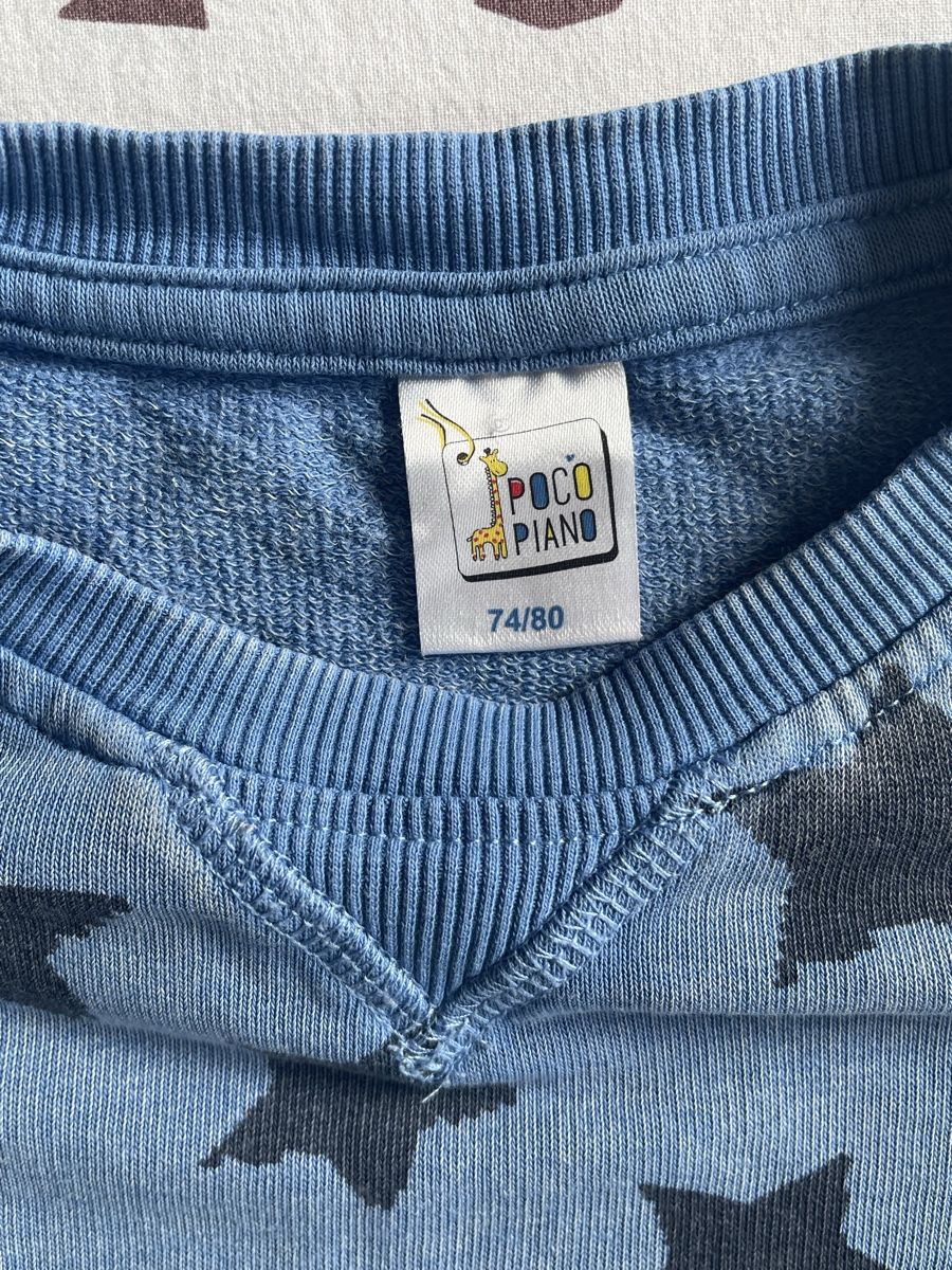 Maglioni & Felpe: Pullover, blau mit Sternen,  Grösse 74/80 – Usato da Hirzel venduto da carta9 1