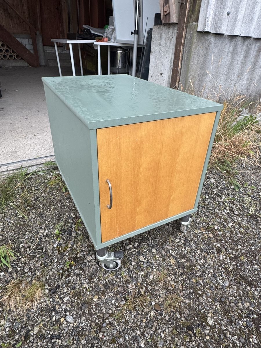 Cassettiere: Kleine Kommode auf Rollen – Usato da Knonau venduto da val_sn6b 5
