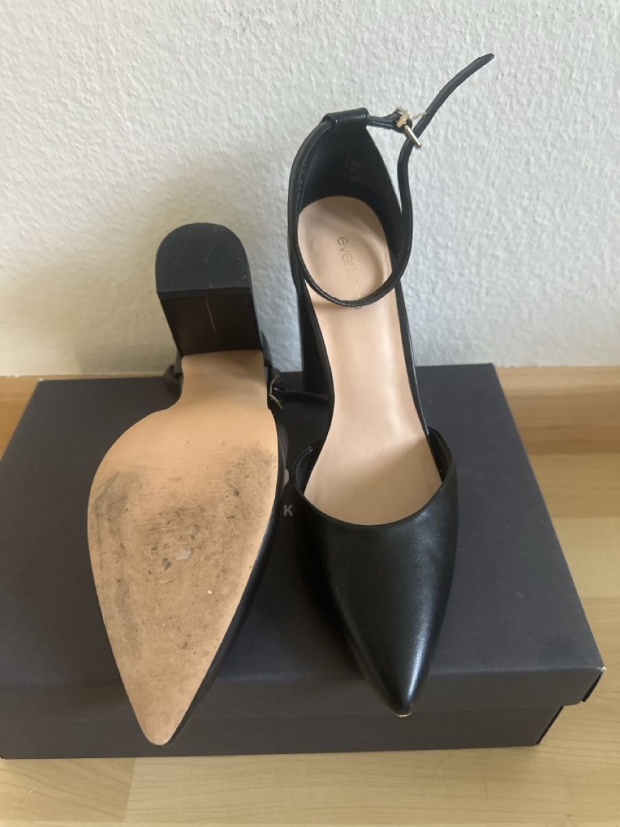 Scarpe da donna: Schwarze Pumps Grösse 38 – Usato da Birsfelden venduto da kri_95p8 2