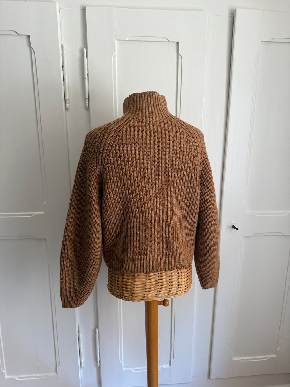 Weekday Pulls & Sweat-shirts: WEEKDAY - Strickpullover hellbraun XS – D'occasion à Zürich par Diazaio 2