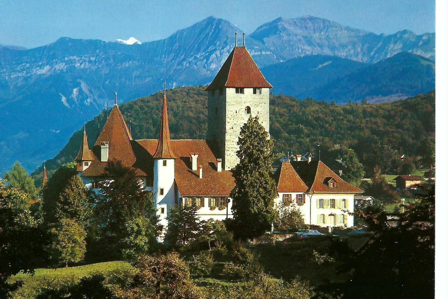 Ansichtskarten: Schloss Spiez am Thunersee – Gebraucht aus Thun von
