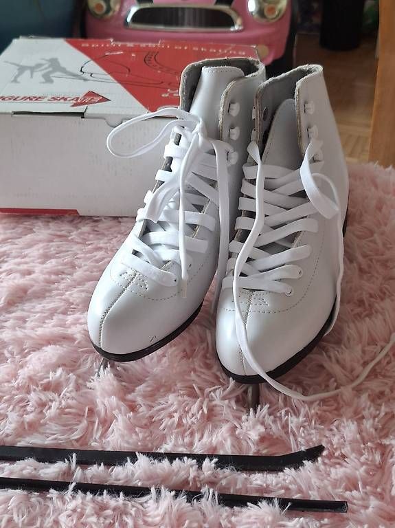 Pattini da ghiaccio: Damen/Mädchen Schlittschuhe Gr. 36-37 – Usato da St. Gallen venduto da Katecat7moon 1