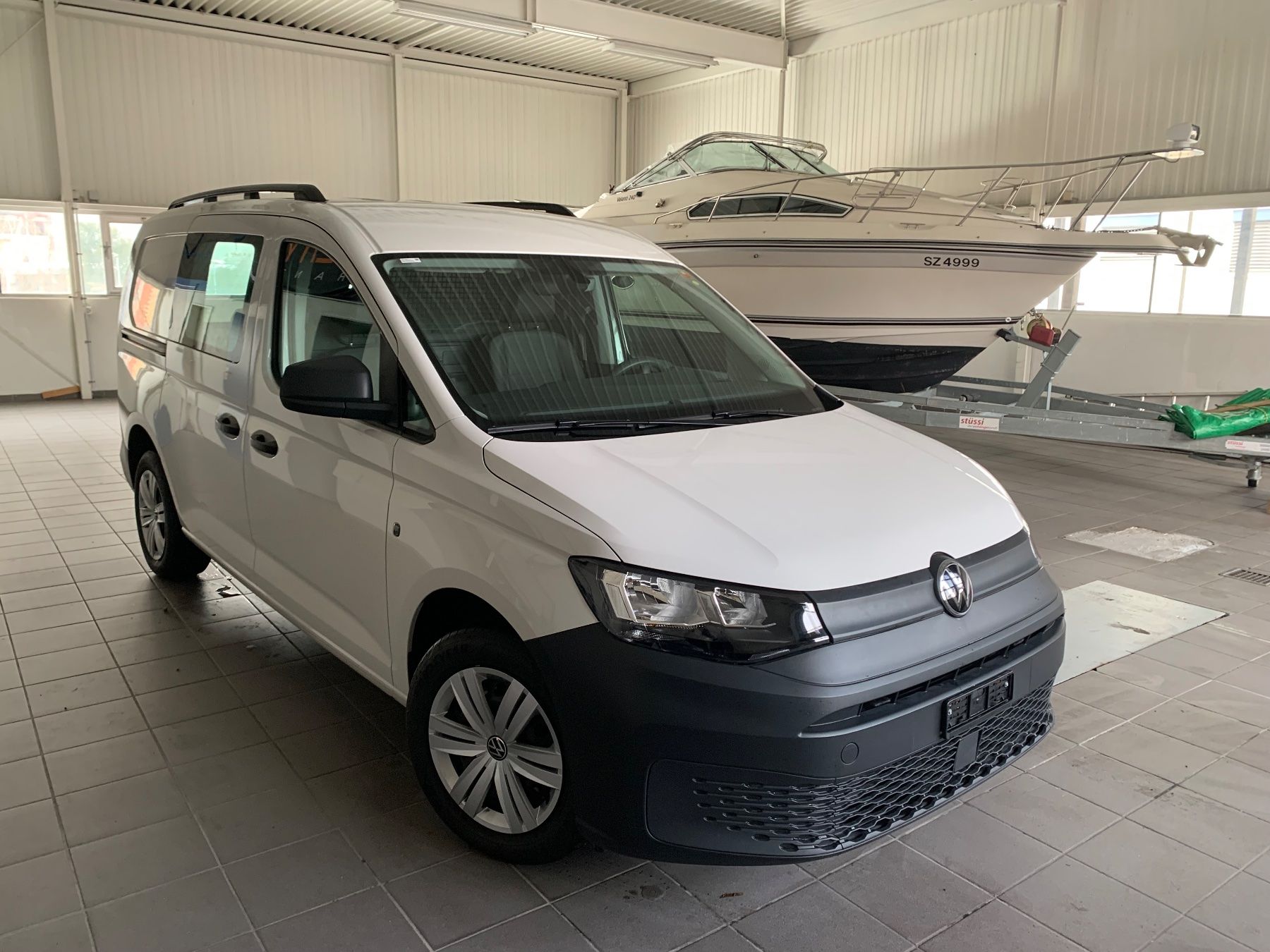 VW Nutzfahrzeuge: VW CADDY 2,0TDI MAXI MIT KLIMA U. NAVIGATION MIT  78350KM – Gebraucht aus Buttikon von Sru54