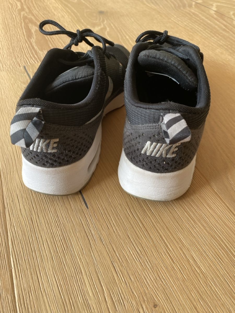 Nike Chaussures femmes: Baskets NIKE noires – D'occasion à Rossemaison par Bird19 4
