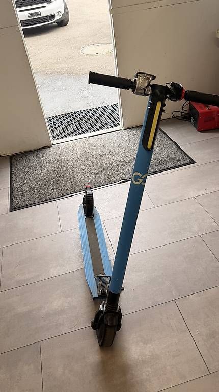 Scooters: E Scooter Classic 20 kmh – D'occasion à Bonaduz par A13_Automobile