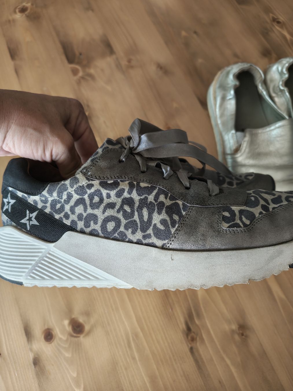 Chaussures femmes: 2 Paar Schuhe in grösse 39 – D'occasion à Flawil par minggeli83 2