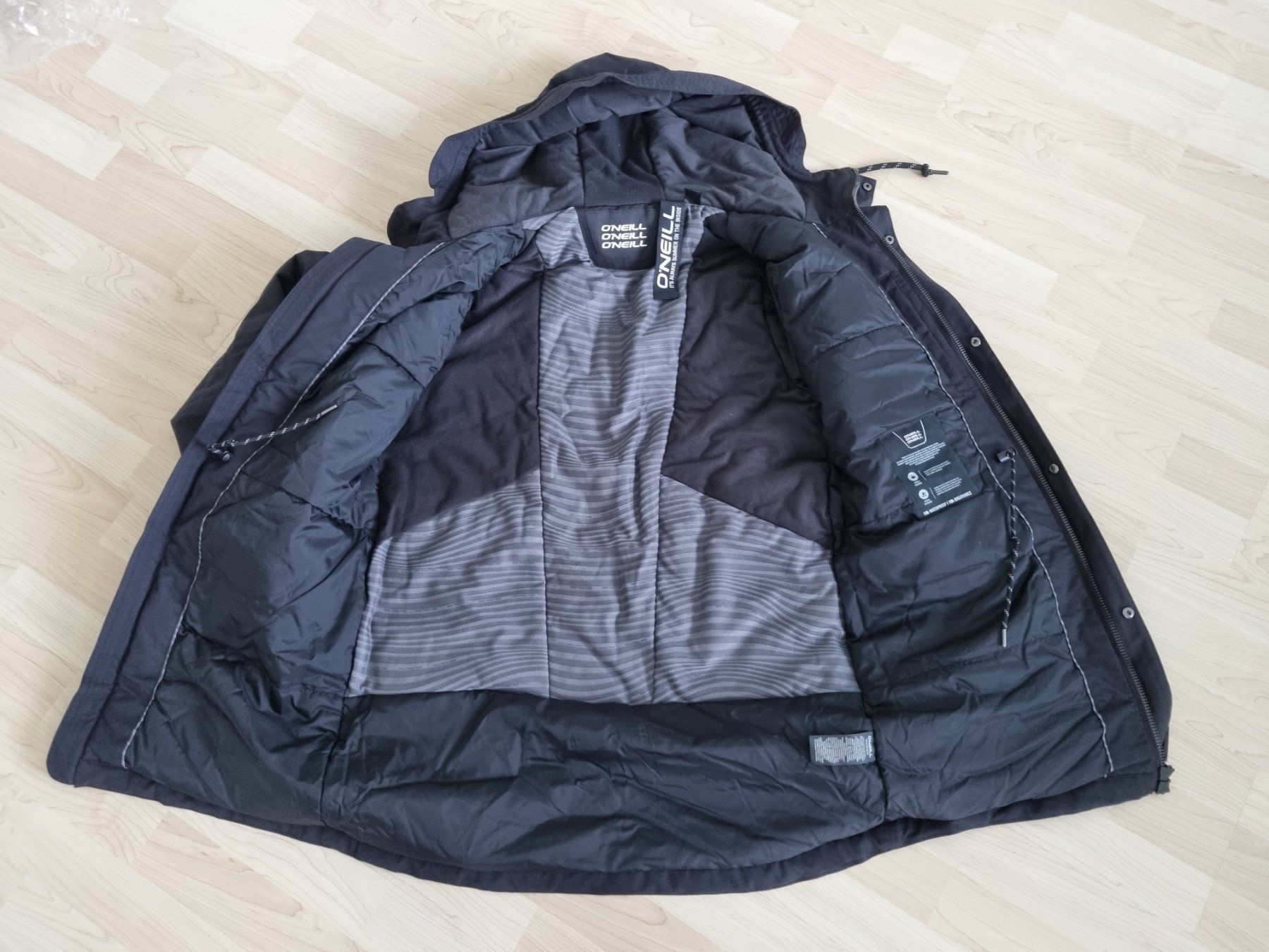 O'Neill Jacken: O'NEILL Winterjacke gr. M – Neu und originalverpackt aus Würenlos von Nigginiggi 1