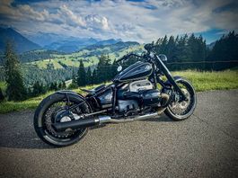 BMW R18 Classic First Edition Black