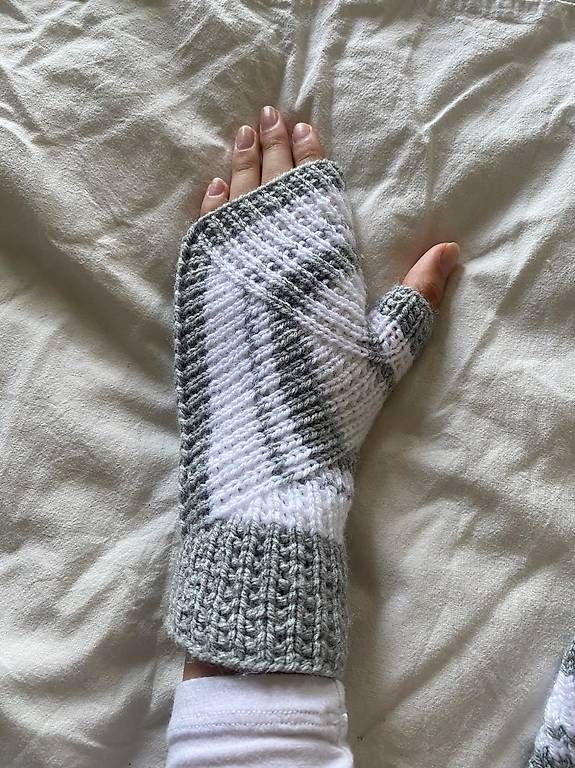 Calze: Gestrickte Stulpen – Nuovo e nell'imballaggio originale da Zürich venduto da iri_cyr9 1