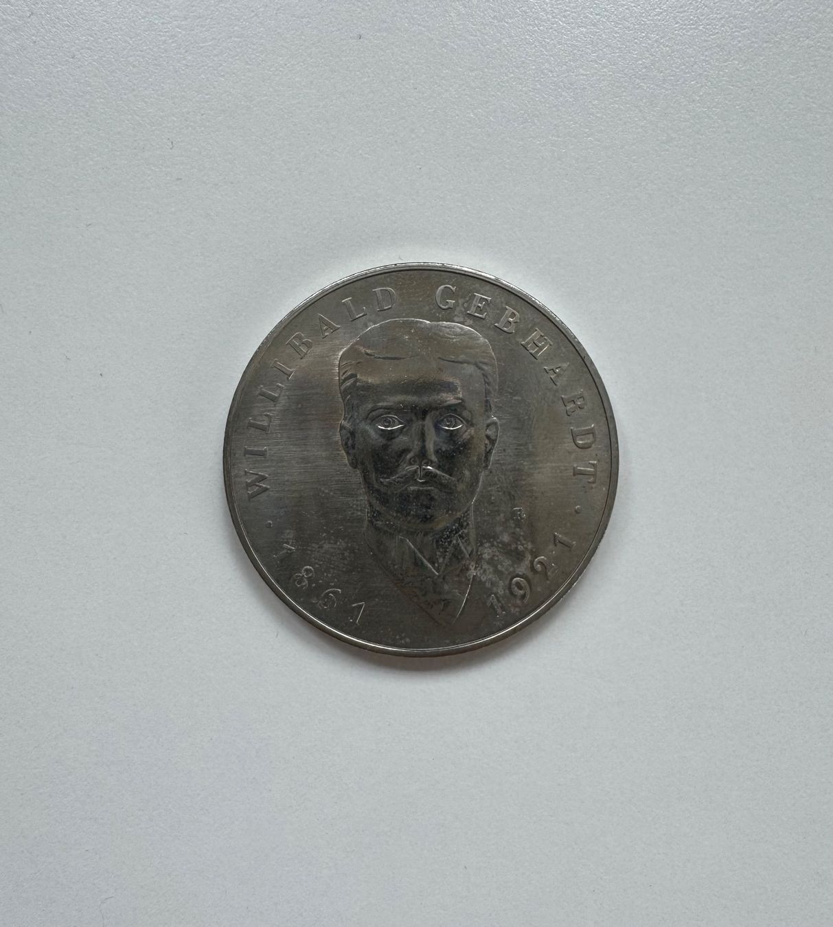 Medaglie: DDR Gedenkmedaille "Willibald Gebhardt" | ab 1.- – Usato da St. Gallen venduto da ti_7knv