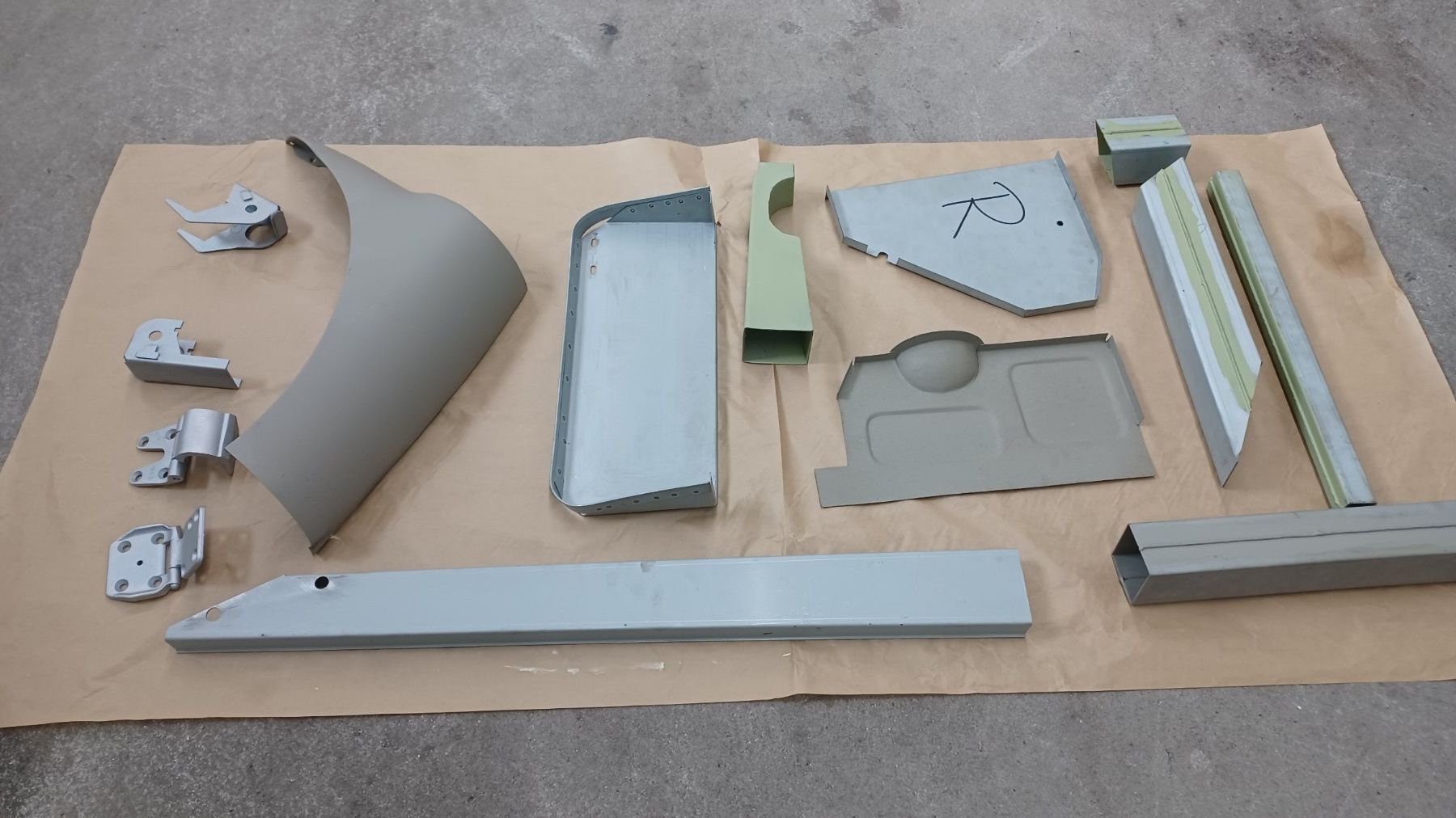Austin Tutti pezzi di ricambio auto: Austin Healey Querträger hinten – Usato da Immensee venduto da bubi19 2