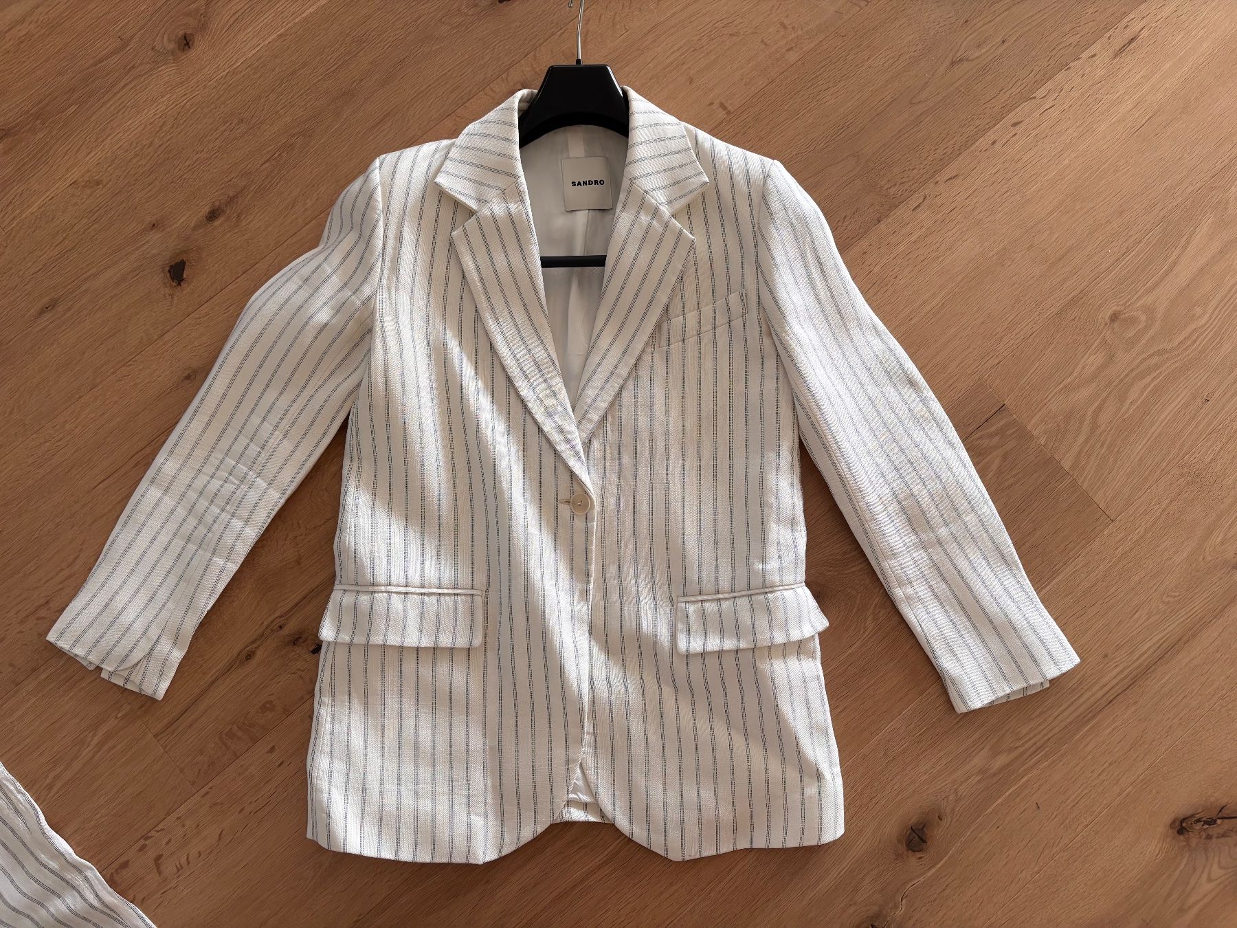 Sandro Completi & Tailleur: NEU Sandro Paris Striped Suit – Nuovo (secondo la descrizione) da Winznau venduto da Lauralavera1 3