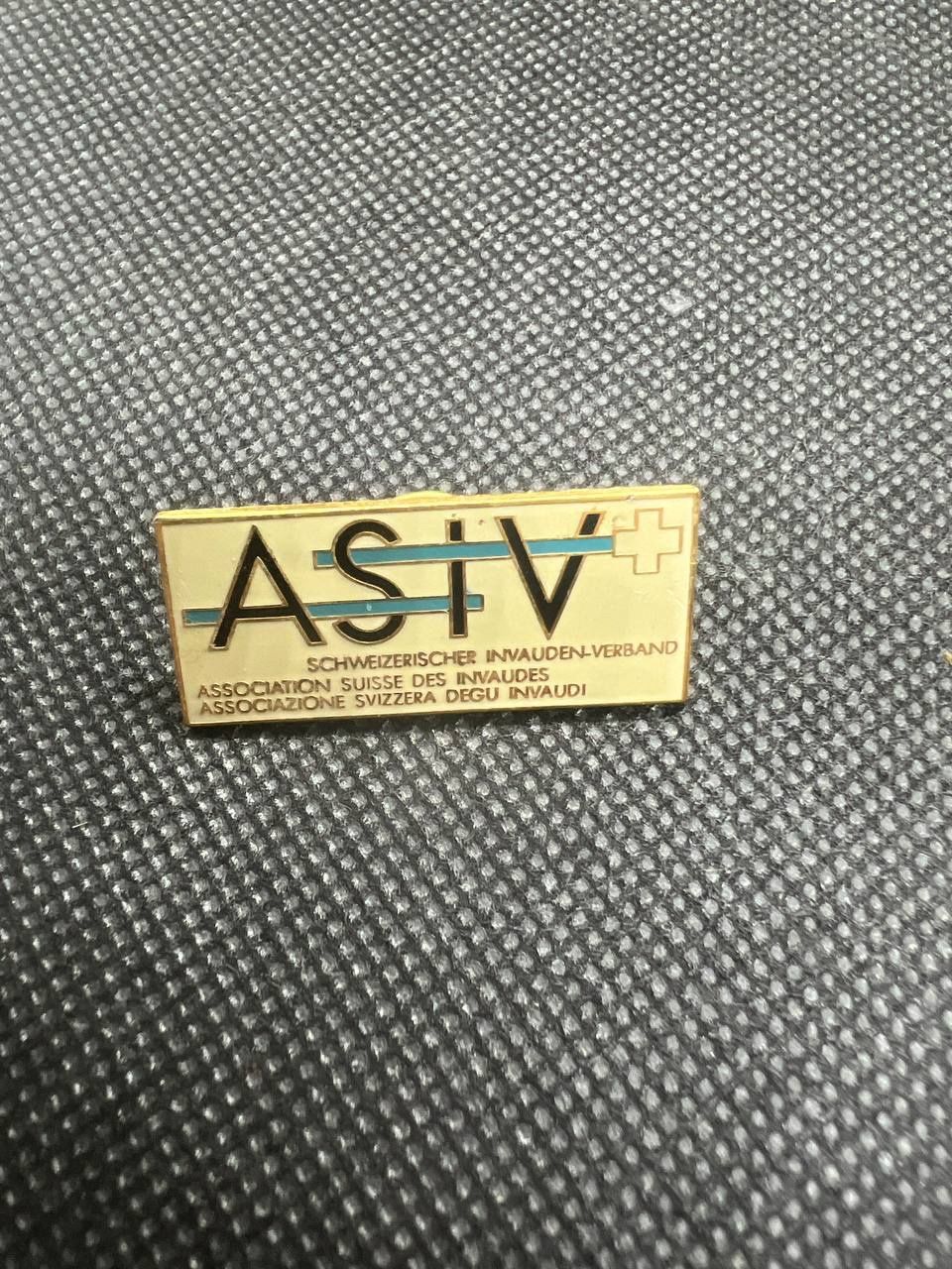 Placchette & Badge: Anstecker ASIV Schweiz. Invaliden-Verband – Usato da Dietikon venduto da kRizzzZy96