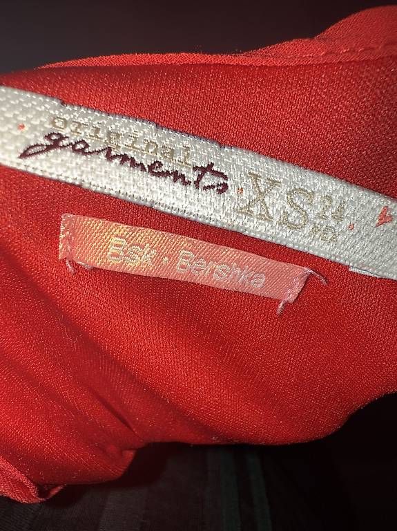 Bershka Robes: Rotes Kleid von Bershka – D'occasion à Zürich par ama_j5cz 2
