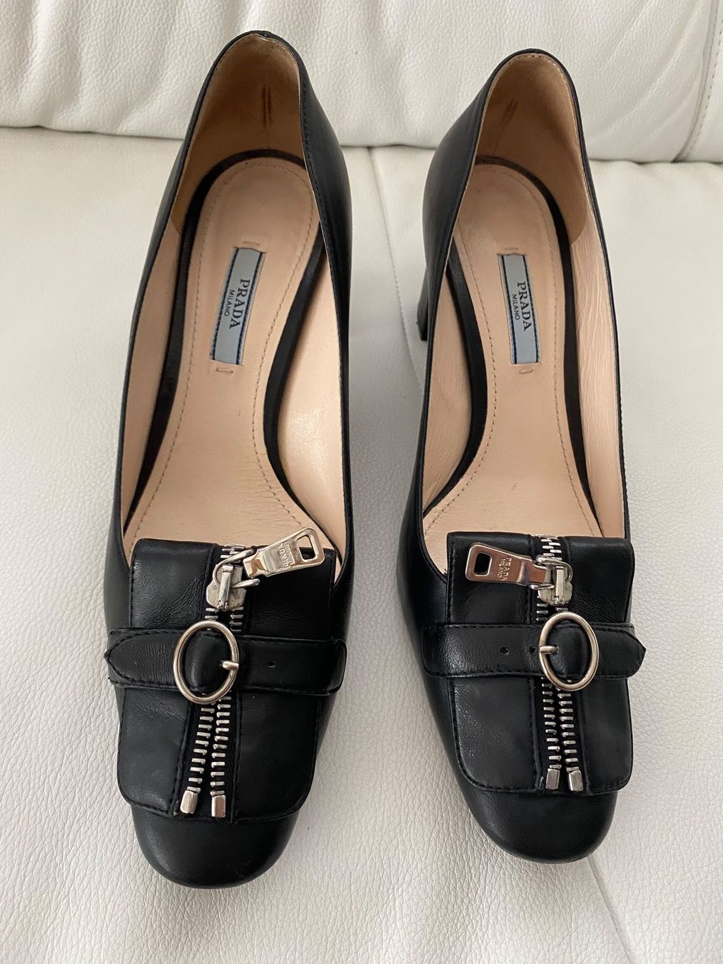 Prada Scarpe da donna: Pumps schwarz Leder Grösse 39 Marke PRADA – Usato da Appenzell Meistersrüte venduto da zongabolla