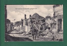 Krieg - Am Fusse der LORETTOHÖHE gelegener Ort - 1915 Feldpo