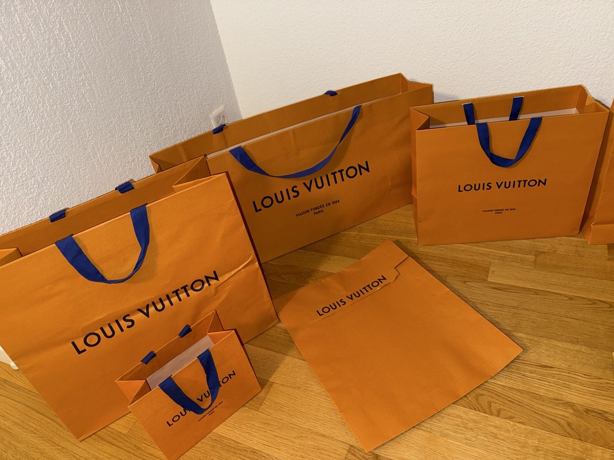 Louis Vuitton Borse: 9 LOUIS VUITTON TRAGETASCHEN – Nuovo (secondo la descrizione) da Rorschacherberg venduto da drdupor 4
