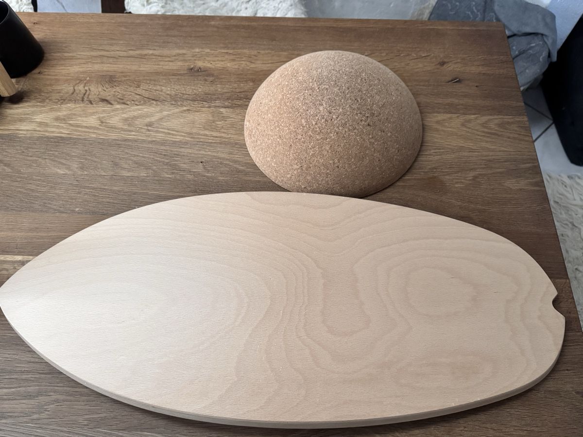 Hometrainer: Wahu Balance Board mit Korkrolle neuwertig – Neu (gemäss Beschreibung) aus Neuenegg von Marengo06 2