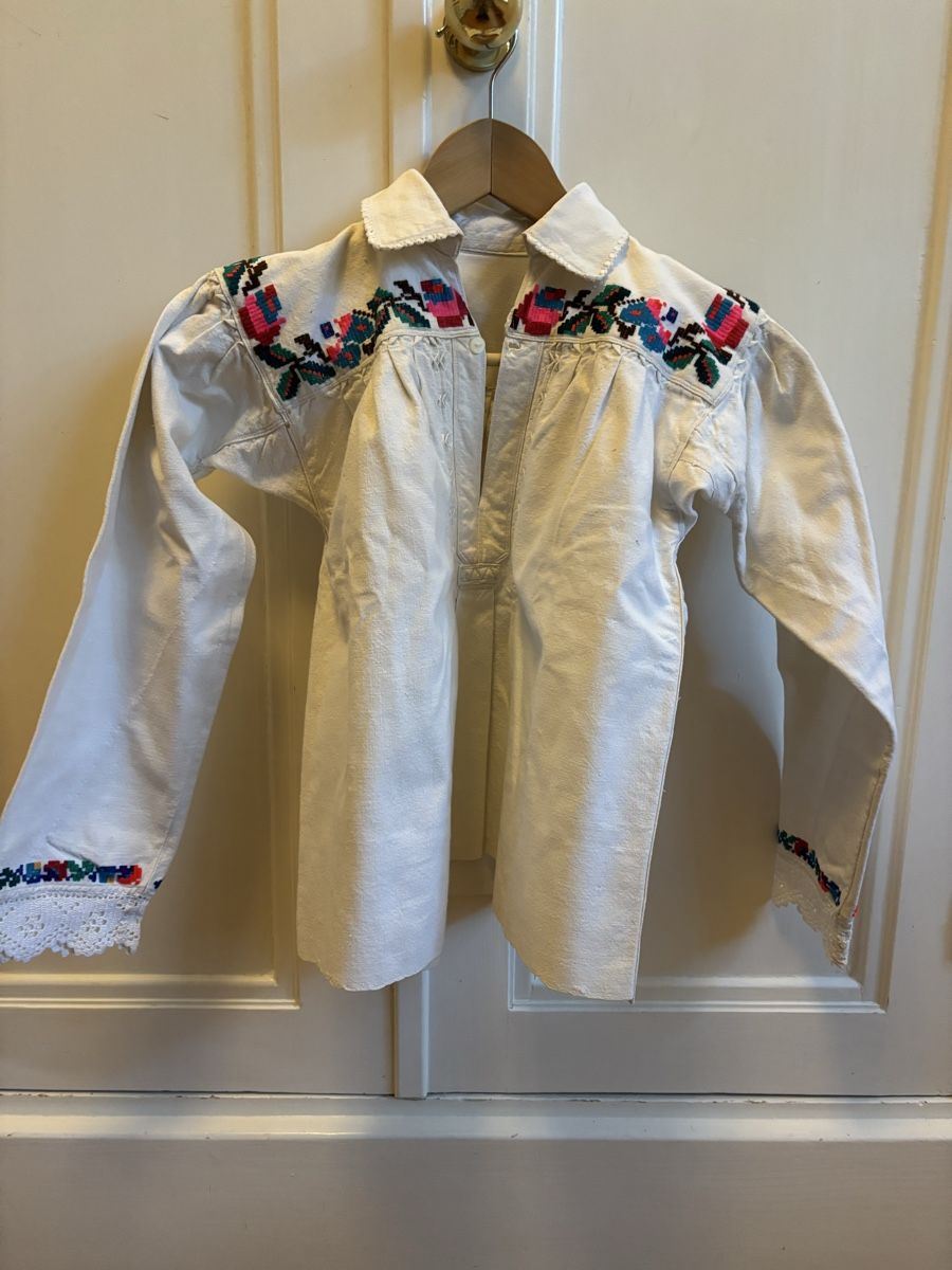 Camicette, T-shirt & Top: Vintage Kinde Trachtenbluse, Handarbeit, Grösse S – Usato da Zürich venduto da Aapitz 1