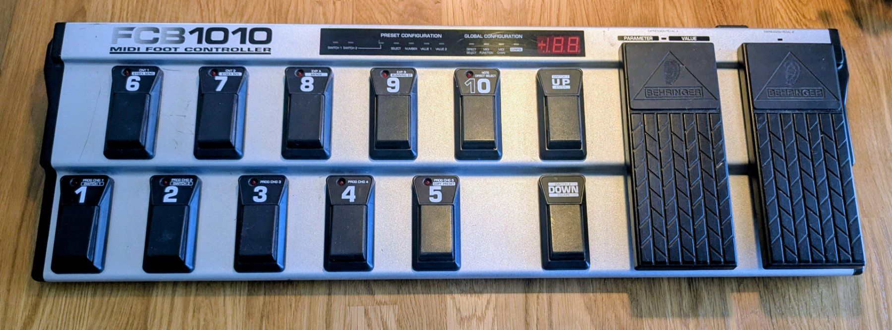 Behringer Musikinstrumente: FCB1010 MIDI Foot Controller Behringer guter Zustand – Gebraucht aus Gockhausen von Dom_kp7z