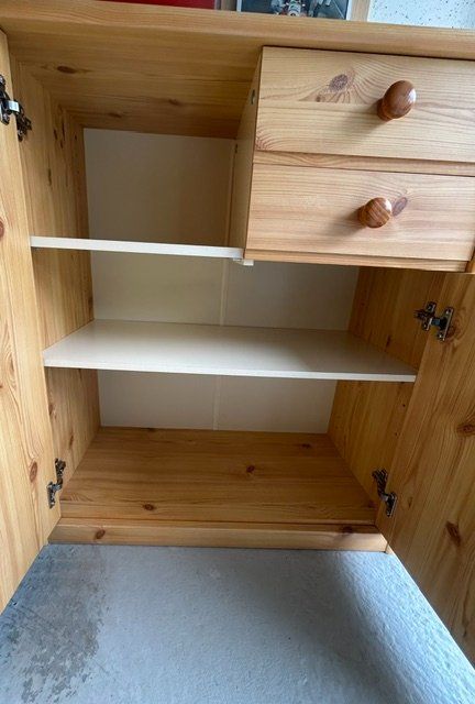 Armadi: Kleiner Schrank – Usato da Rickenbach Sulz venduto da Wyatt 2