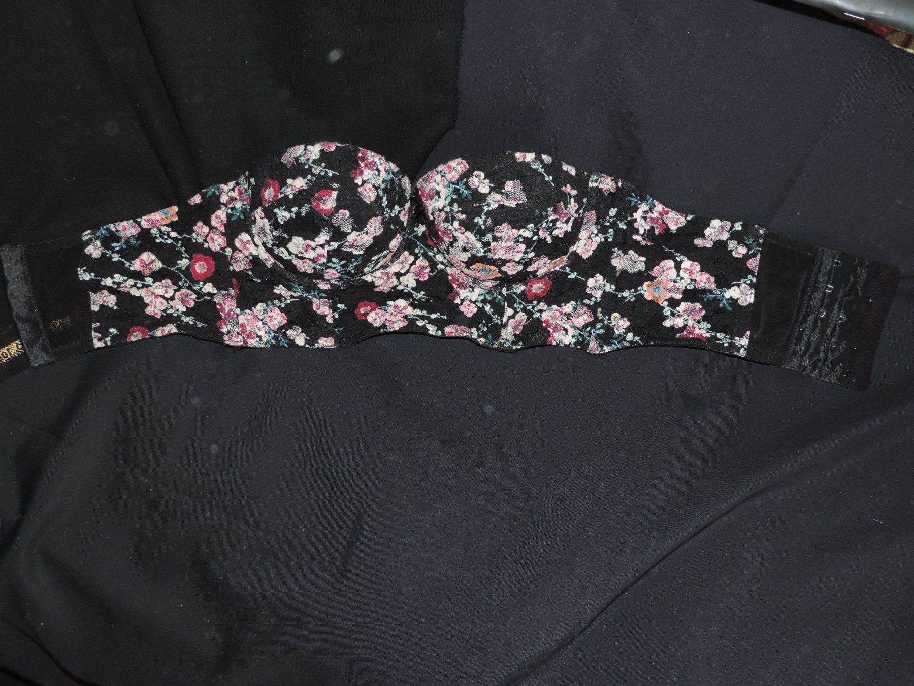 Altra biancheria intima: soutien gorge noir à fleurs – Nuovo (secondo la descrizione) da Genève venduto da Axelle333 5