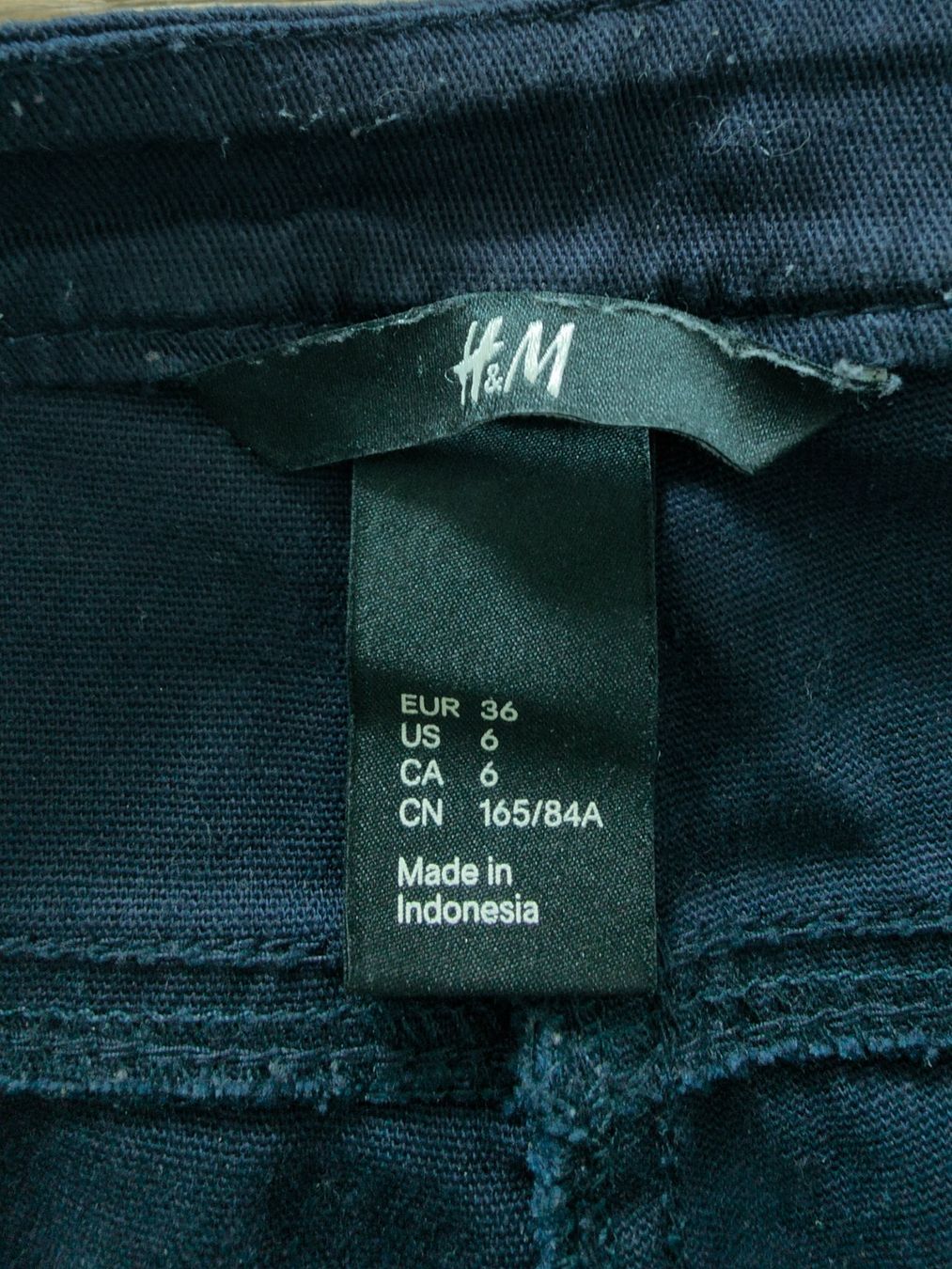 H&M Jeans: Trendige H&M Damenhose - Größe 36 – Gebraucht aus Birmensdorf ZH von mku_9qbw 1