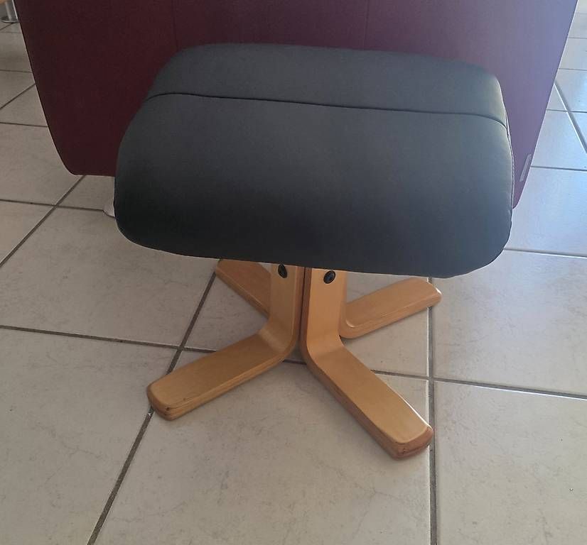 Sgabelli: Fusshocker Fussablage – Usato da Seewen SO venduto da wit_6lph