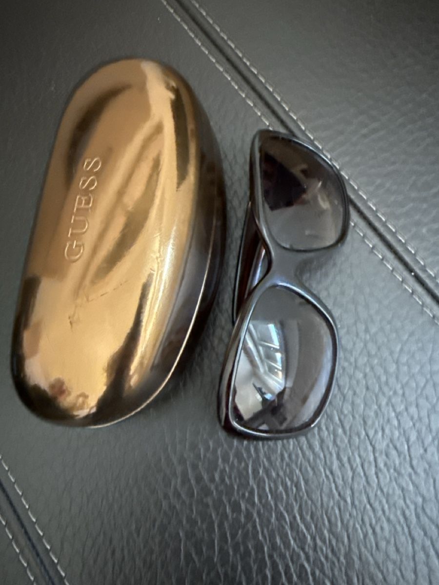 Guess Occhiali & Lenti: Occhiali da sole / Sonnenbrille / Guess – Usato da Roveredo GR venduto da ang_cc9l 4