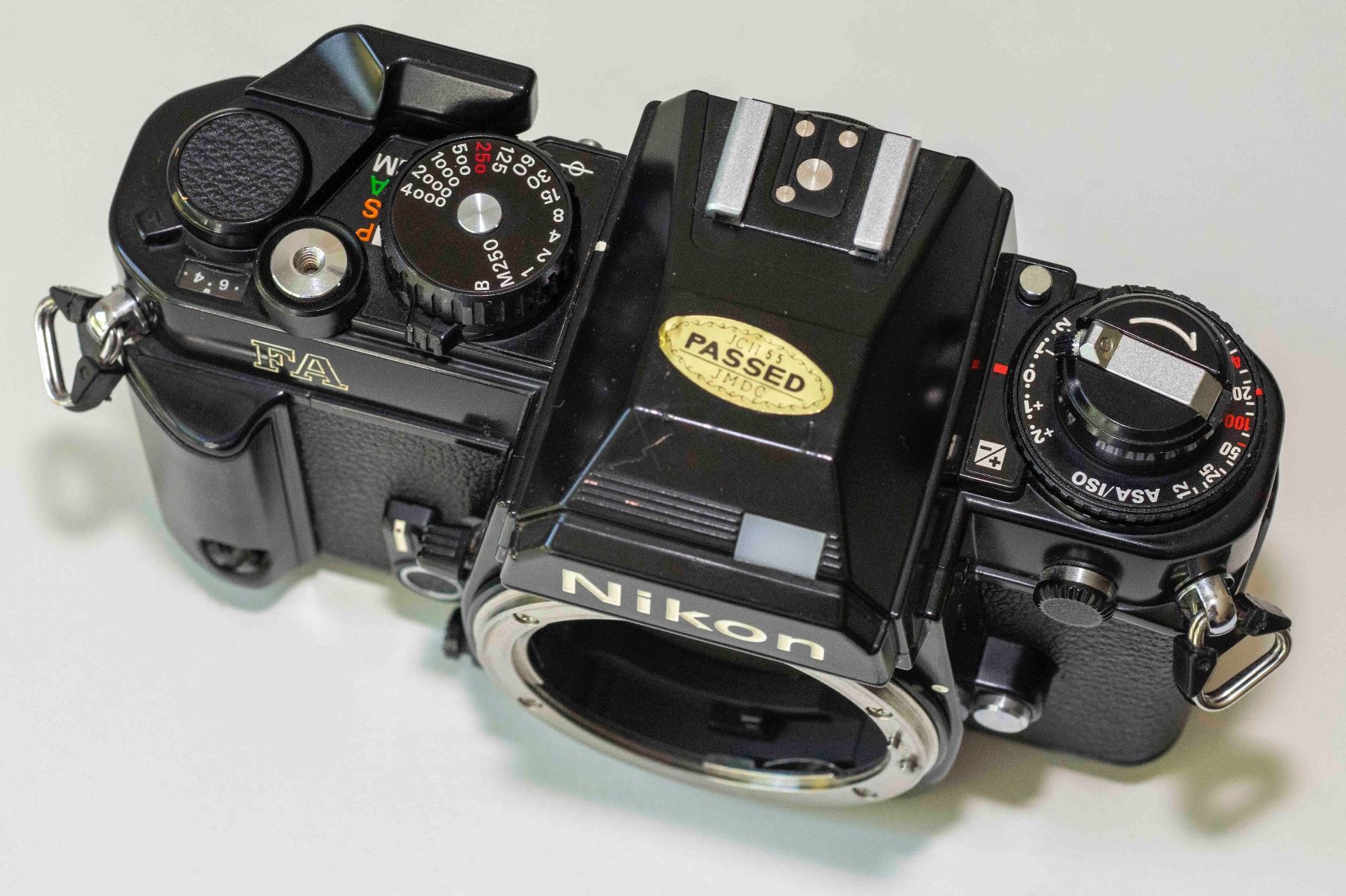 Nikon Fotocamera: Nikon FA Analogkamera - revidiert – Usato da Schwerzenbach venduto da floridan 1