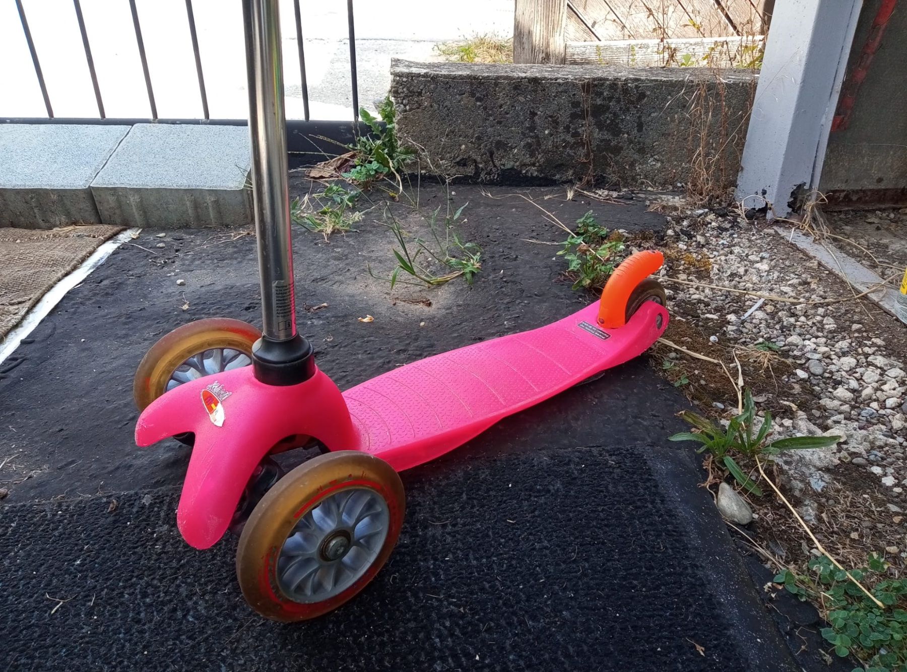 Kickboard: Trottinette M-cro Rouge – D'occasion à Bienne par Daniel_Schader