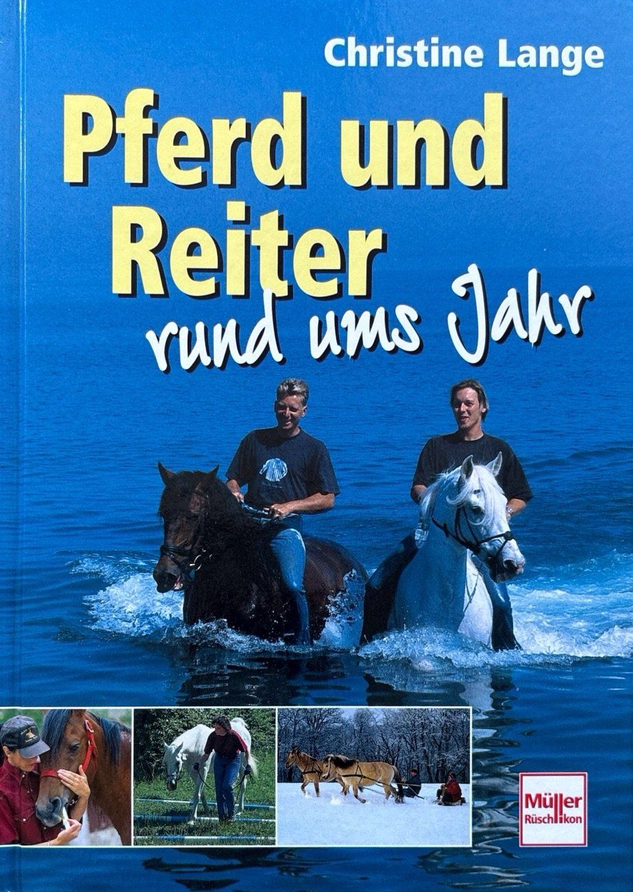 Bücher: Pferd und Reiter rund ums Jahr – Neu (gemäss Beschreibung) aus Sarnen von Livres