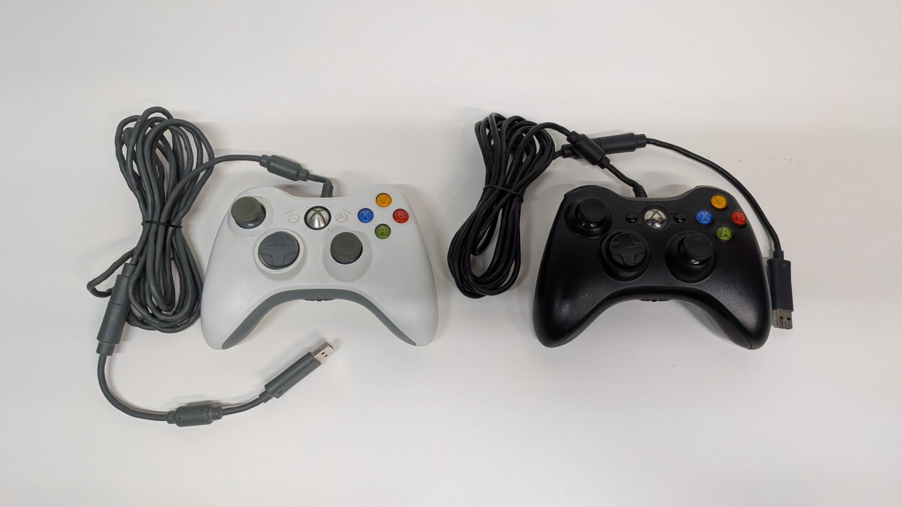 Microsoft Controller: 2 Original Xbox 360 Controller, kabelgebunden – Gebraucht aus Menziken von mame18