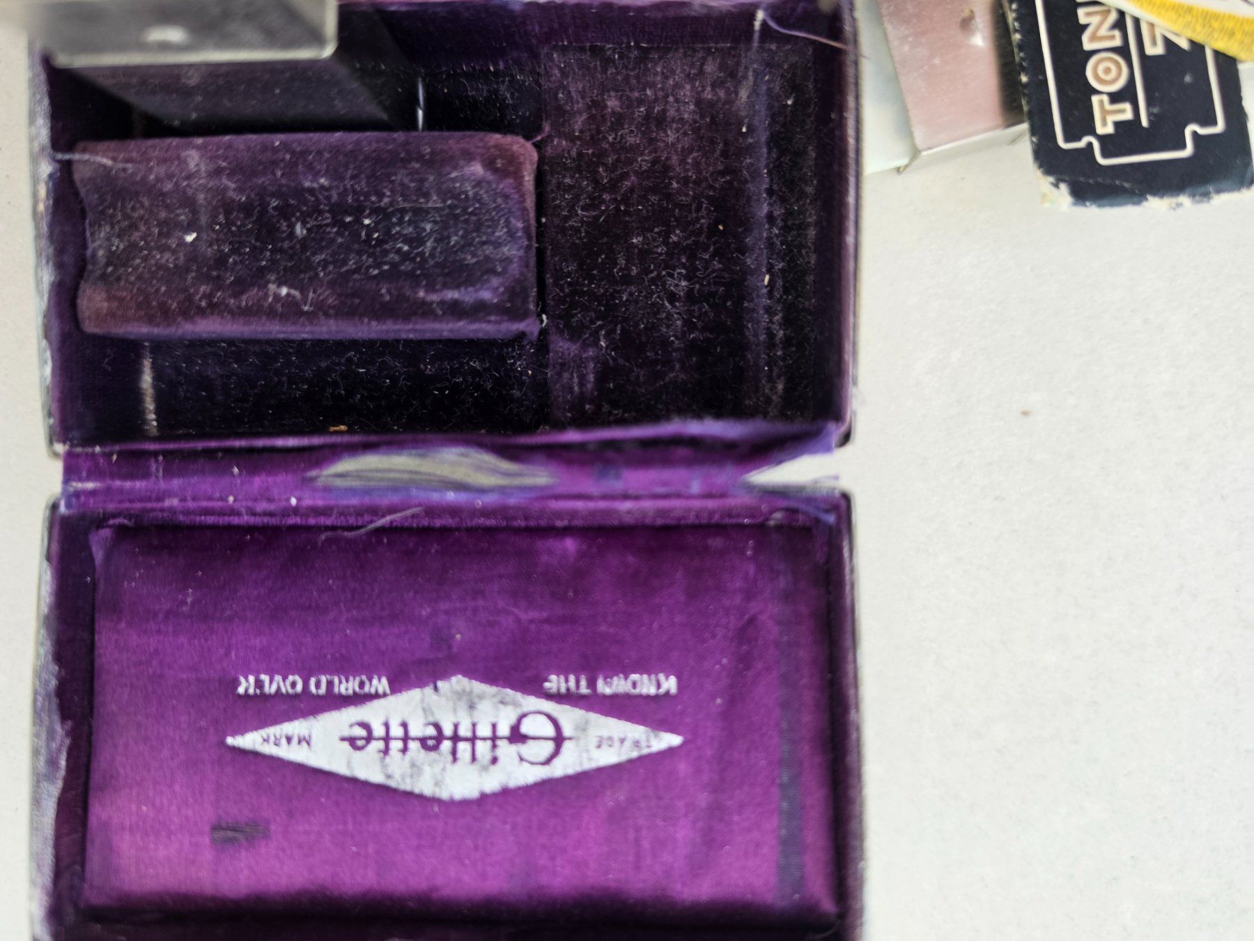 Gillette Rasierapparate & Rasierklingen: Gillette Rasierer Vintage Set – Gebraucht aus Ibach von Yuna8 3