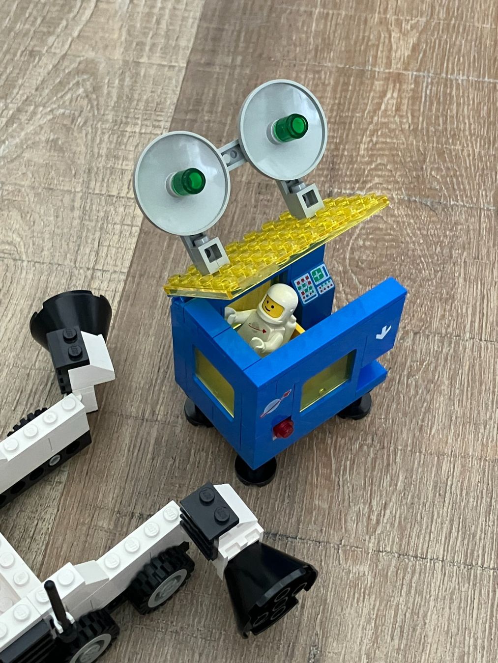Lego Kit di costruzioni: Lego Space 6927 Expeditionsfahrzeug – Usato da Balsthal venduto da Diviko 1