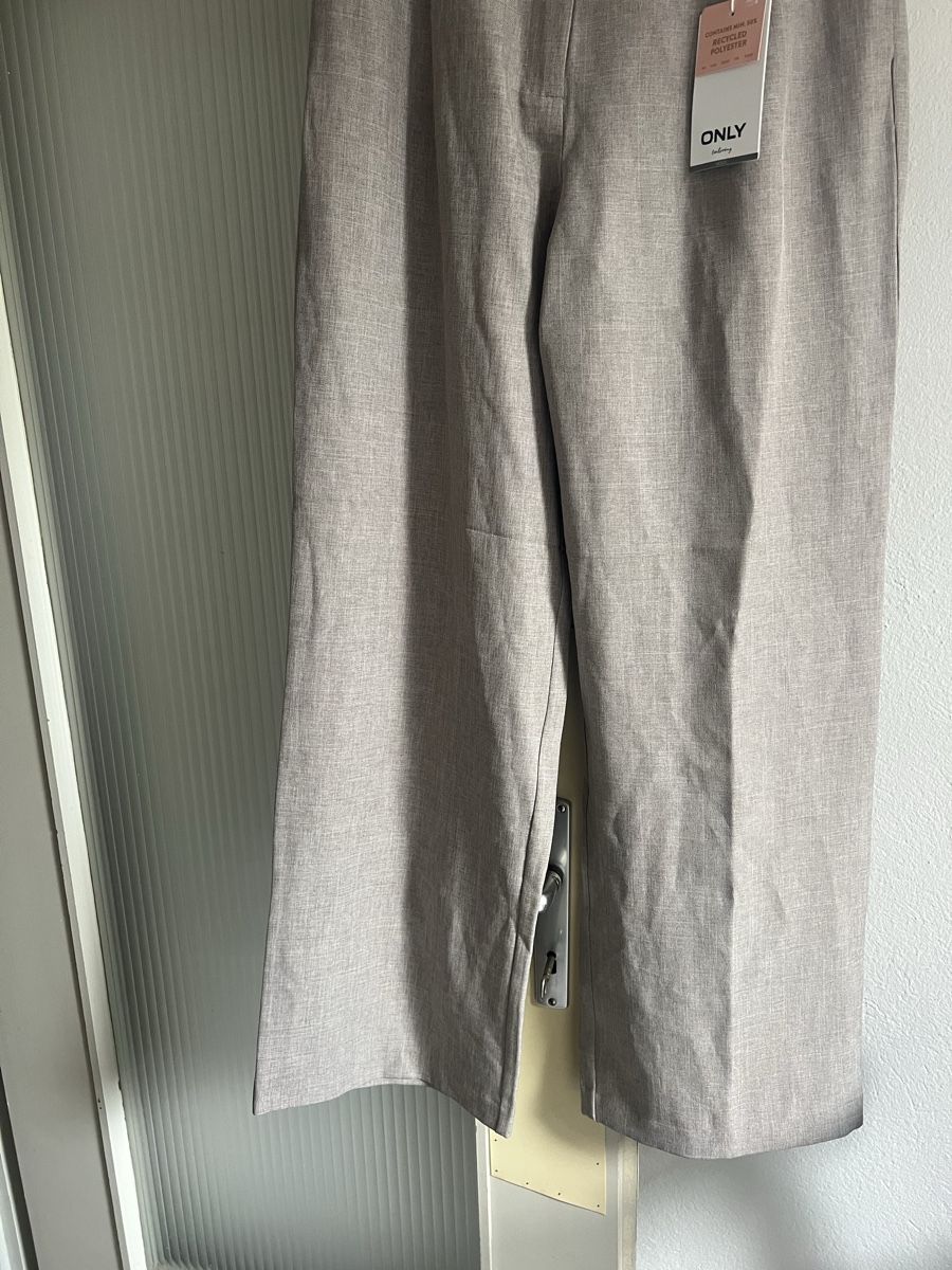 Only Pantaloni: Only Stoffhose Grösse S – Nuovo e nell'imballaggio originale da Kirchberg BE venduto da lea_kb6y 2