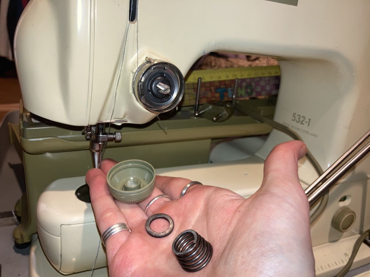 Bernina Machines à coudre: Bernina Nähmaschine 532-1 – Défectueux à Bern par flottemotte_ 1