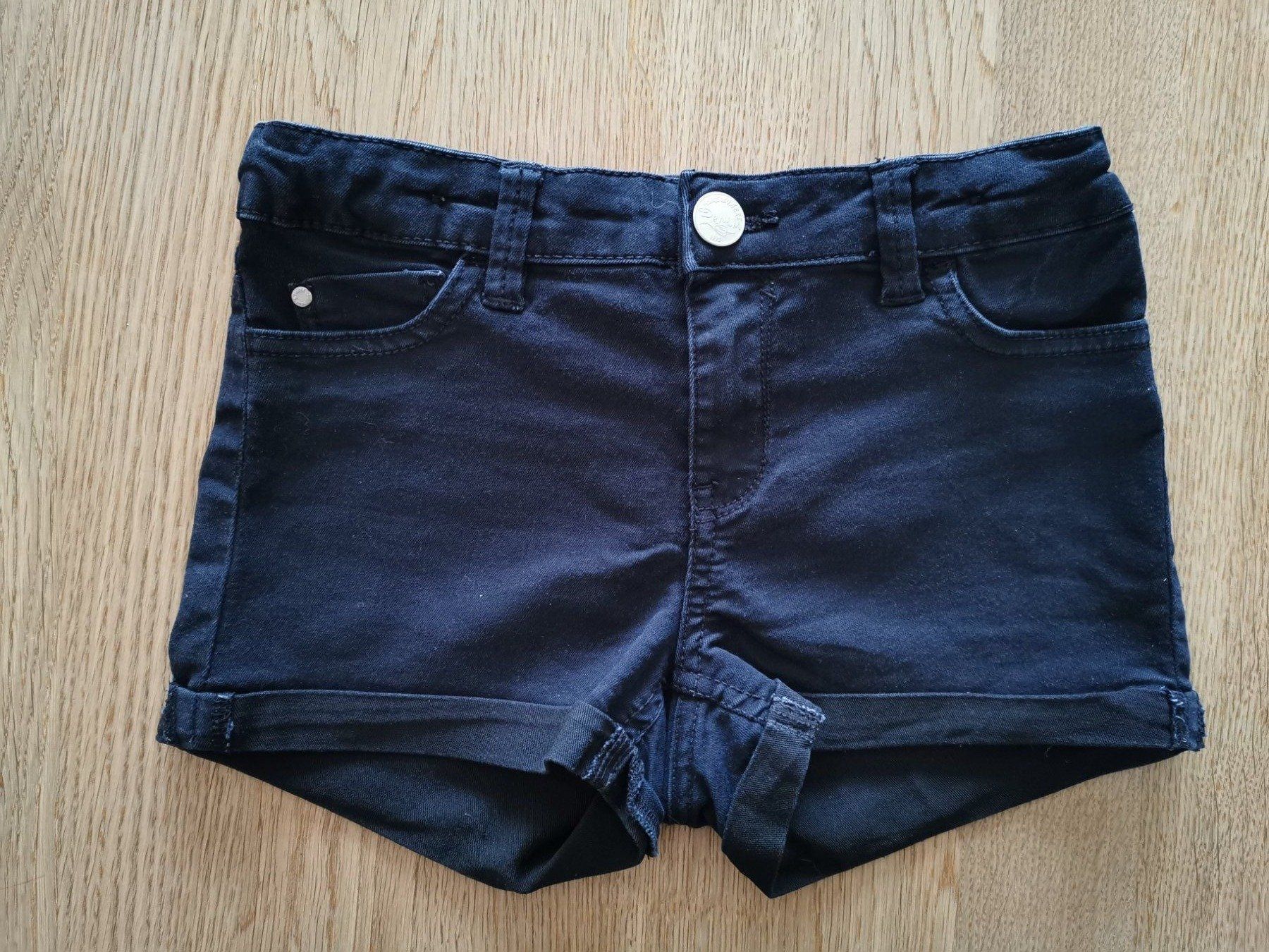 C&A Pantalons: Shorts C&A 146 – D'occasion à Gurmels par haeata