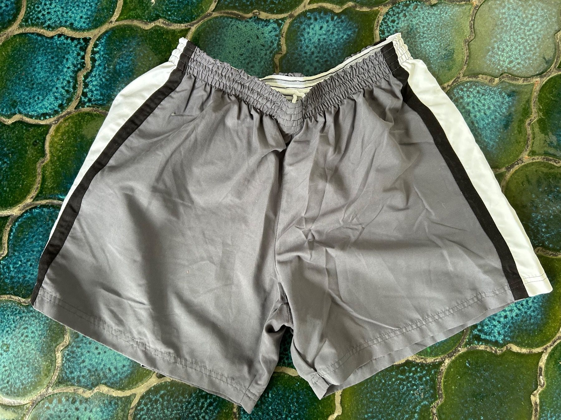 Pantaloni: Trainingsshorts Paris Saint Germain XL – Usato da Emmen venduto da Carbru 1