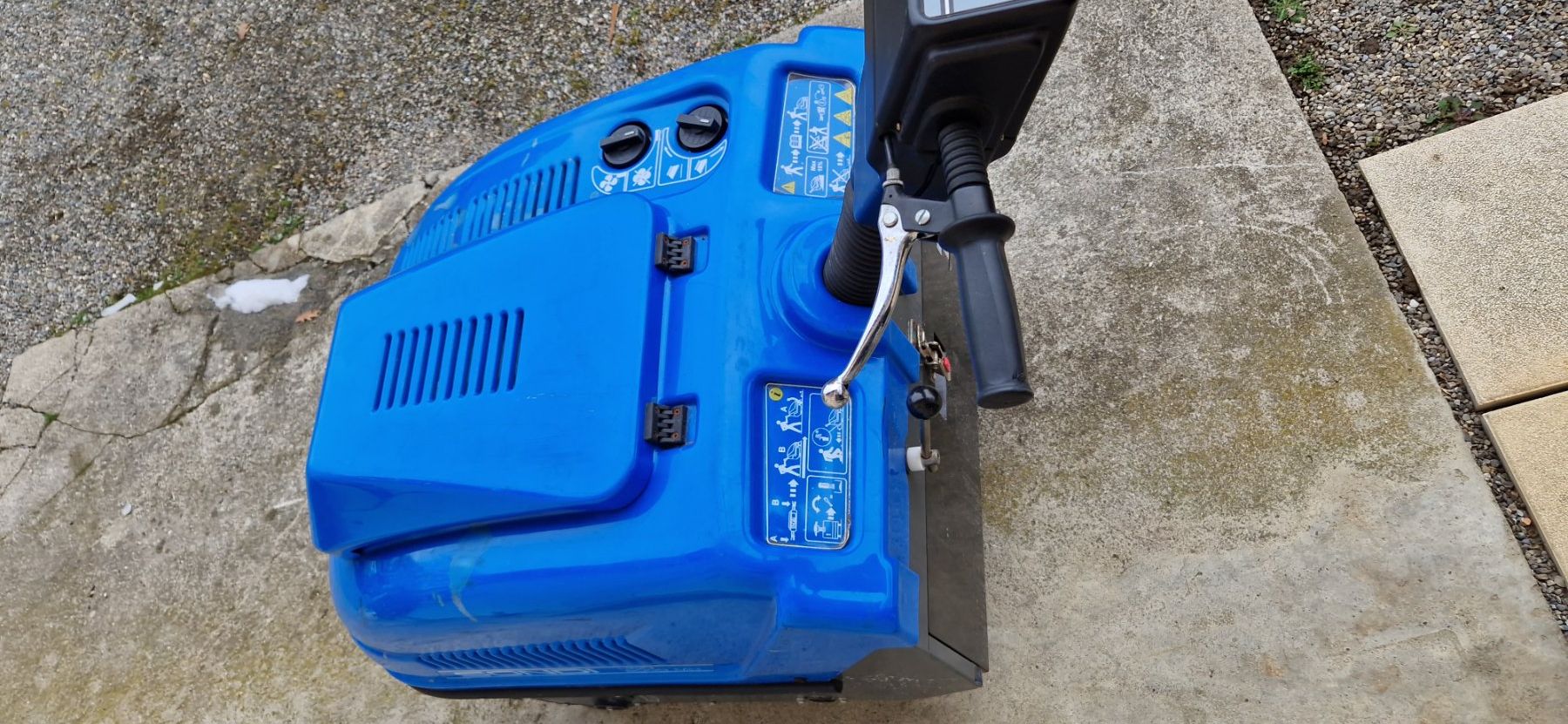 Honda Tutte le macchine: Balayeuse Sondi avec moteur Honda – Usato da St. Ursen venduto da cpi23 2