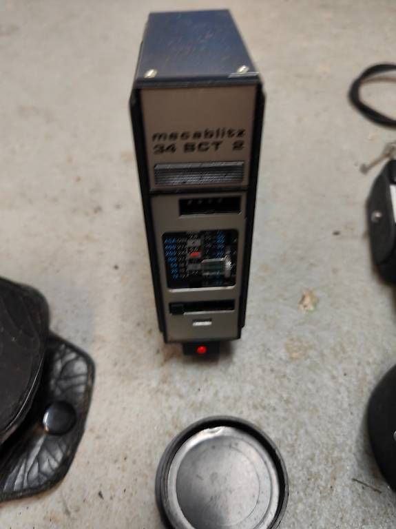 Konica Fotocamera: Konica Autoreflex T4 Analogkamera mit Objektiven und Blitz – Usato da Recherswil venduto da beawuethrich 3
