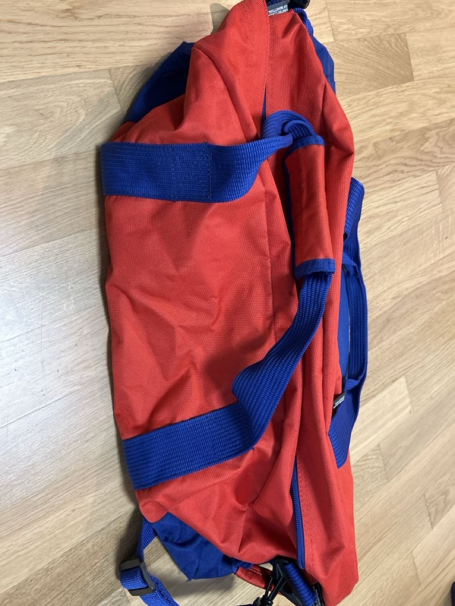 Taschen: Sporttasche rot/blau – Gebraucht aus Weiningen TG von Mis_s7yy 4