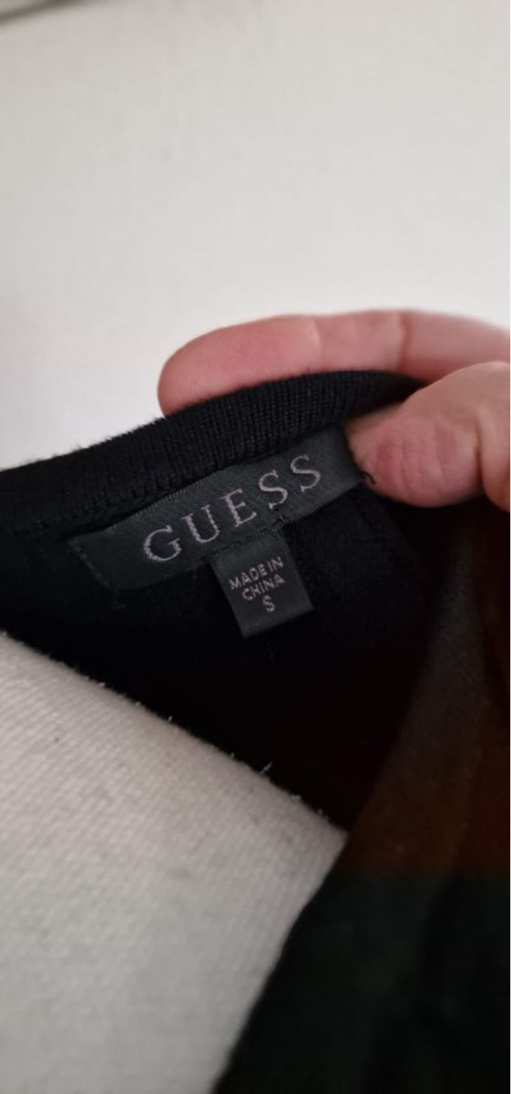 Guess Robes: Schickes GUESS Strickkleid, Grösse S – D'occasion à St. Gallen par mania03 1