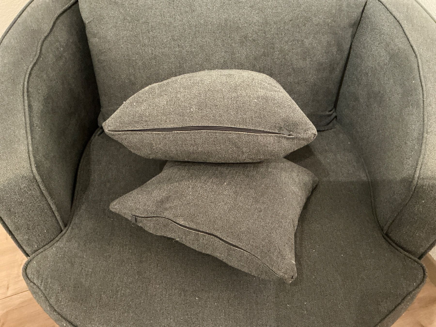 Sessel: Runder Sessel mit Hocker grau – Gebraucht aus Dotzigen von Trucker7 3
