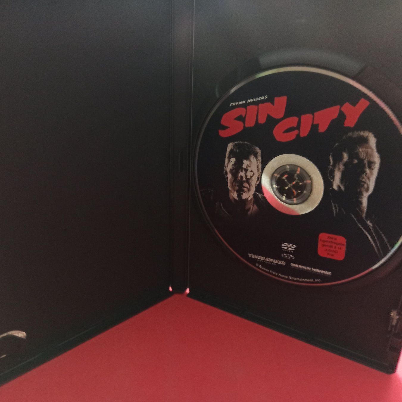 Alle DVDs: Sin City – Gebraucht aus Dübendorf von kb86_MOVIE 3