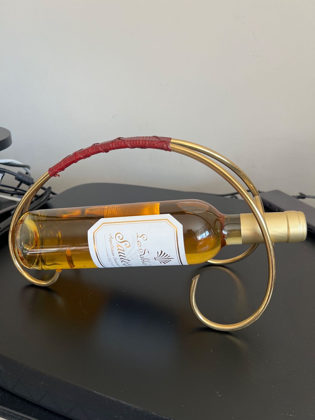 Portabottiglie: Flaschenständer mit rotem Griff Retro Vintage – Usato da Jona venduto da Sariksa 3