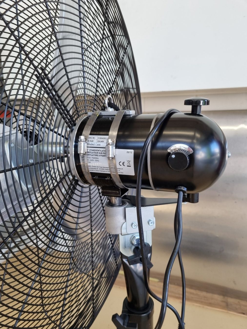 Ventilatoren: Ventilator 76 cm Durchmesser, Standmodell – Gebraucht aus Kriessern von Eddiemouse 3
