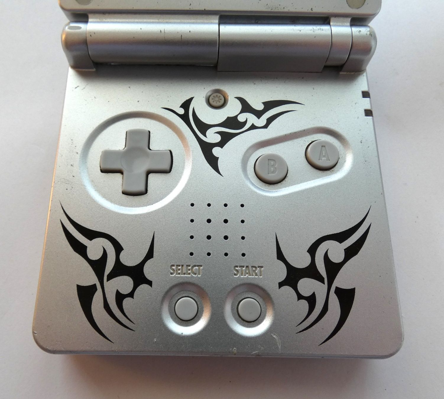 Nintendo Console: Nintendo SP "Tribal" Konsole + Spiel – Usato da La Sarraz venduto da classicworldcoins 4