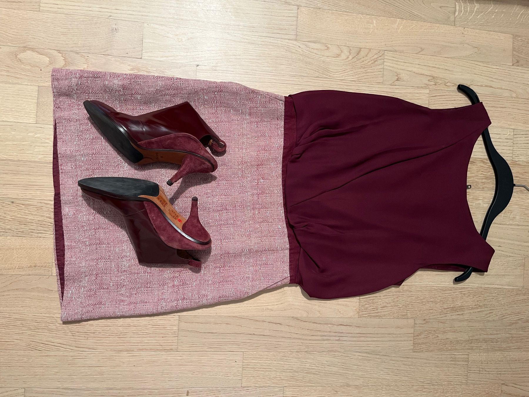 Kleiderpakete: Frauenkleid und Schuhe – Gebraucht aus Adliswil von Sale12